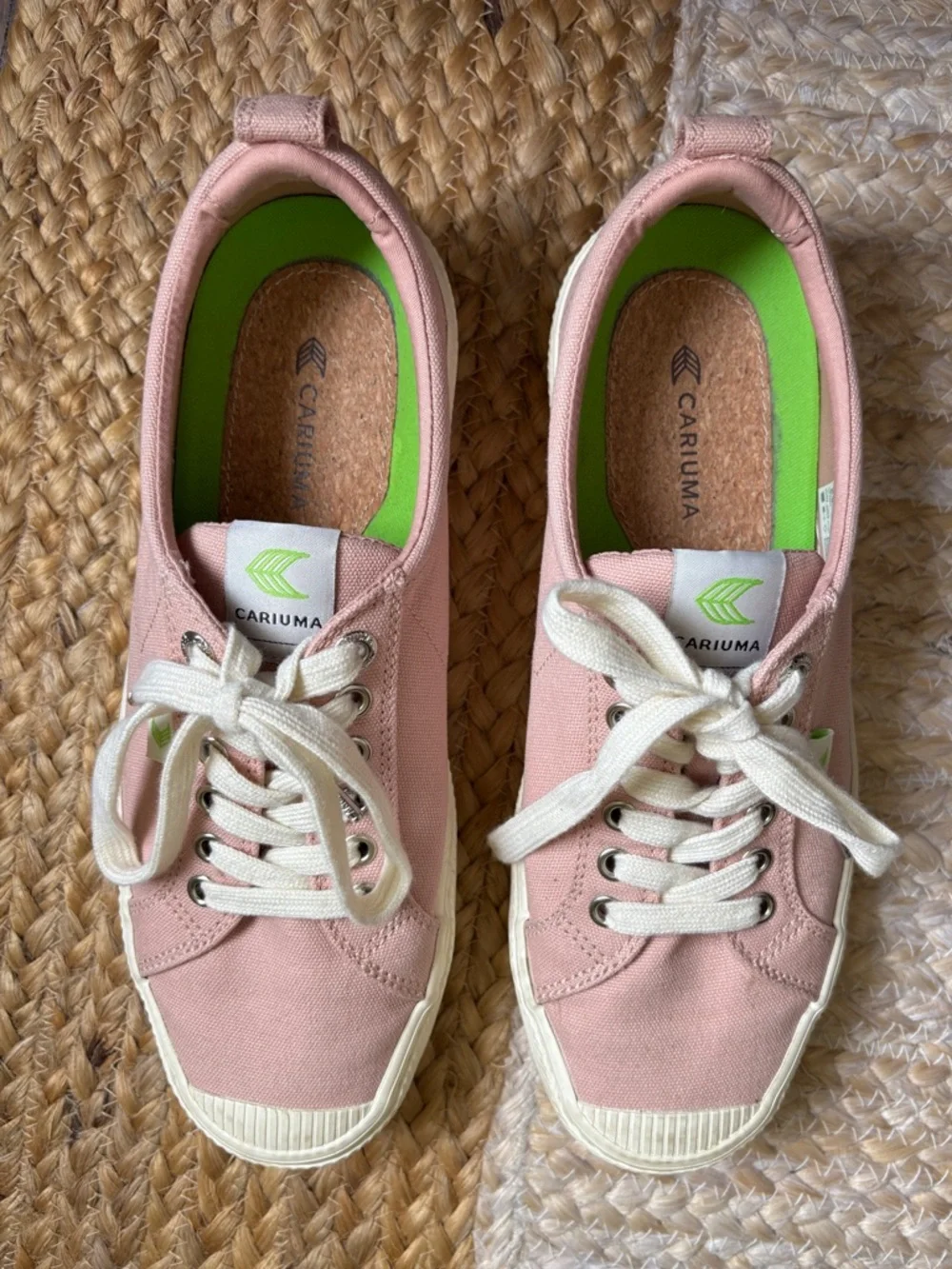 Cariuma rose pink canvas sneakers size women’s 10